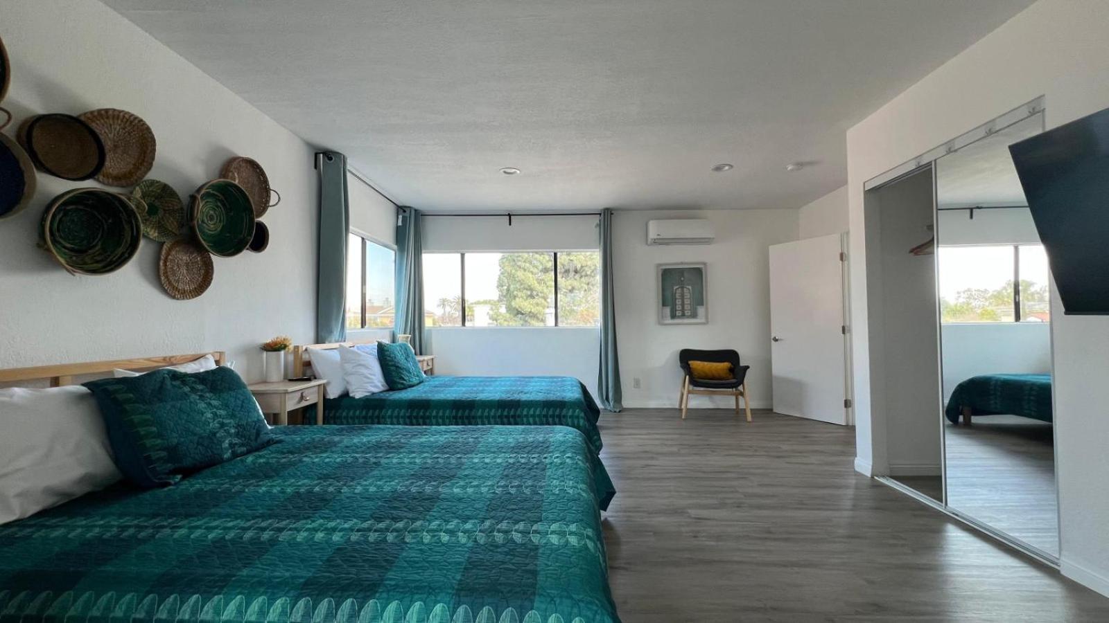 Hébergement de vacances Spacious 3br 3ba Private Yard In Culver